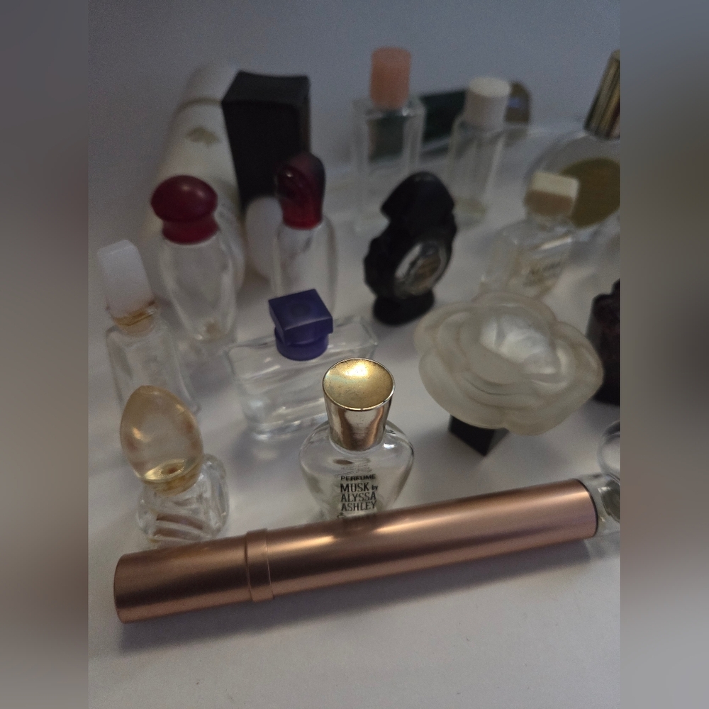 28 Piece Bundle - Picture 5 of 5